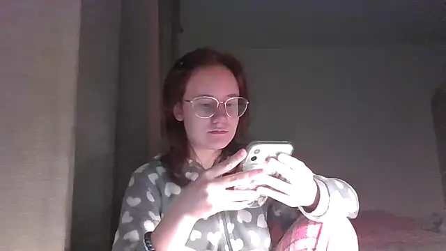 Snapshot of LuckySLove chatting on 03/19/26, 07:36 LuckySLove online show from 03/19/26, 07:36