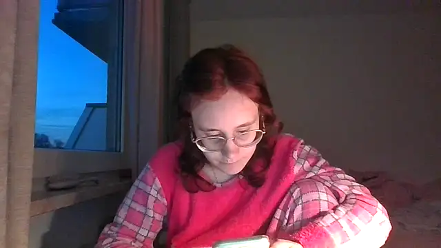 Snapshot of LuckySLove chatting on 03/08/26, 05:27 LuckySLove online show from 03/08/26, 05:27