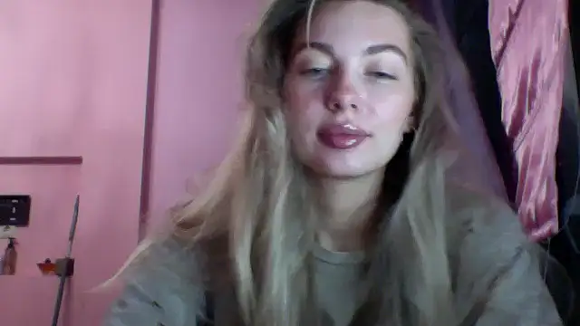 Snapshot of Sygream chatting on 10/14/25, 06:41 Sygream online show from 10/14/25, 06:41