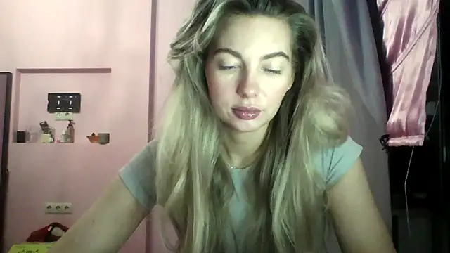 Snapshot of Sygream chatting on 10/16/25, 06:38 Sygream online show from 10/16/25, 06:38
