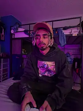 Snapshot of shadespider chatting on 04/10/26, 12:50 shadespider online show from 04/10/26, 12:50