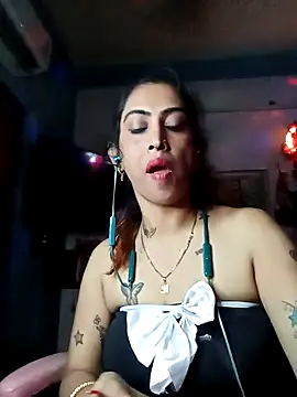 Darling Annie online show from 10/26/25, 08:20