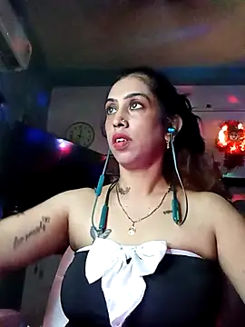 Darling Annie online show from 10/25/25, 06:30