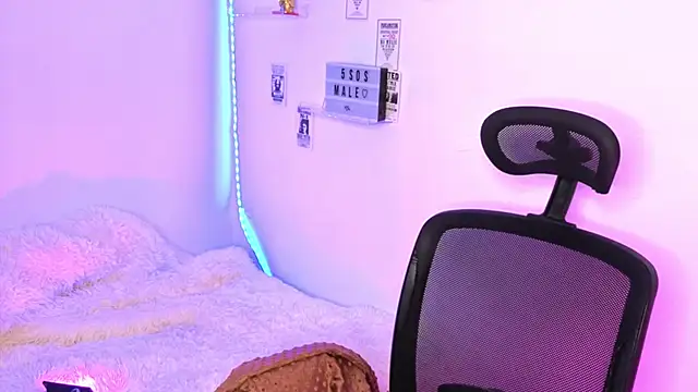 Emily Lindey online show from 02/19/26, 08:22