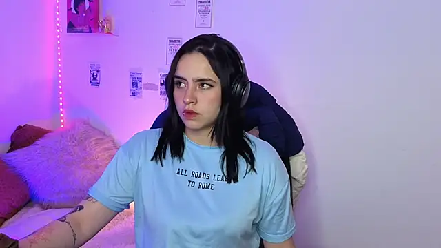 Emily Lindey online show from 04/10/26, 04:08