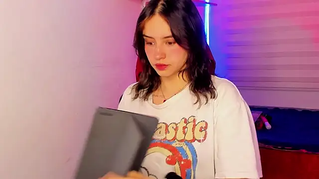 Emily Lindey online show from 10/30/25, 03:27