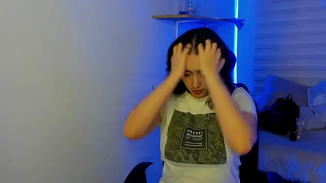 Emily Lindey online show from 11/08/25, 03:32