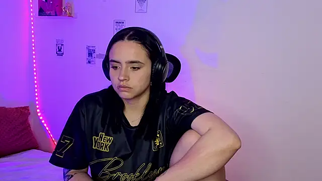 Emily Lindey online show from 04/06/26, 04:46