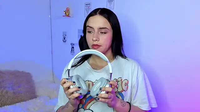 Emily Lindey online show from 02/13/26, 01:00