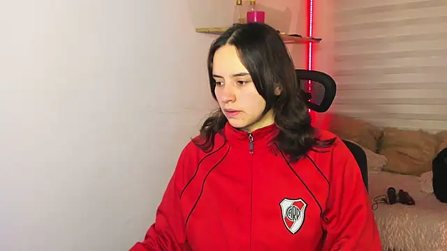 Emily Lindey online show from 11/11/25, 03:12