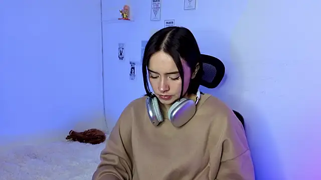 Emily Lindey online show from 02/16/26, 03:16