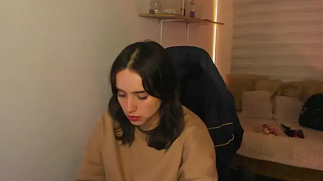 Emily Lindey online show from 10/19/25, 03:20