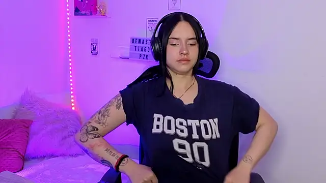 Emily Lindey online show from 03/22/26, 07:21