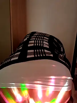 Snapshot of Cucco25 chatting on 11/27/25, 01:00 Cucco25 online show from 11/27/25, 01:00