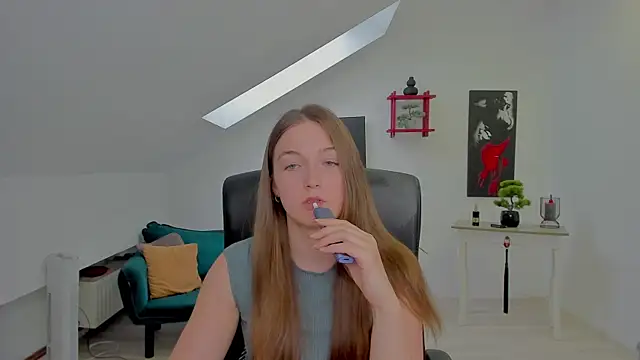 AnneWilsonn online show from 05/18/26, 06:51