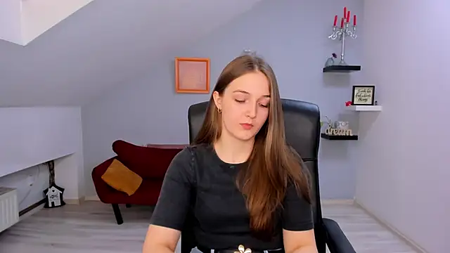 AnneWilsonn online show from 04/14/26, 12:21