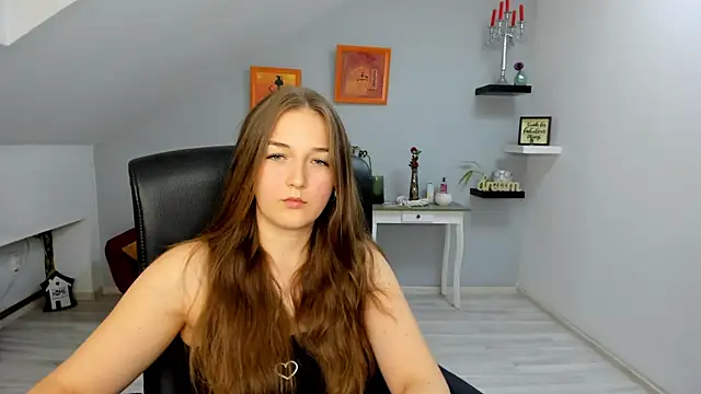 AnneWilsonn online show from 11/22/25, 10:03