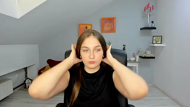 AnneWilsonn online show from 10/27/25, 12:17