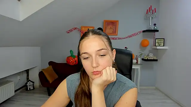 AnneWilsonn online show from 10/30/25, 12:47