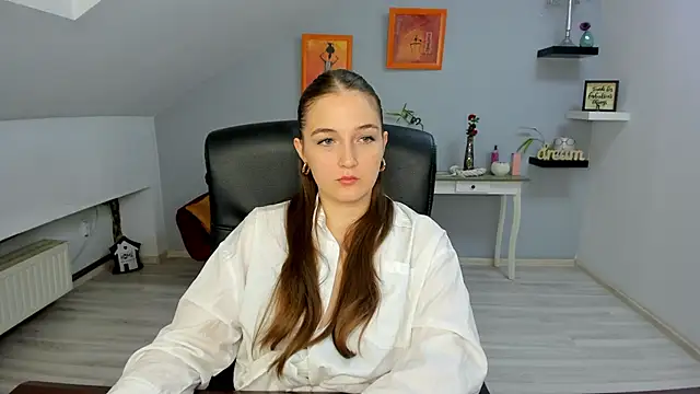 AnneWilsonn online show from 11/09/25, 08:51