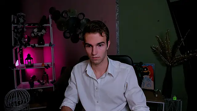 Snapshot of astren_villo chatting on 11/18/25, 09:18 astren villo online show from 11/18/25, 09:18