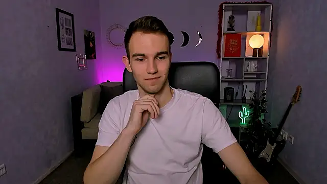 Snapshot of astren_villo chatting on 03/04/26, 06:54 astren villo online show from 03/04/26, 06:54