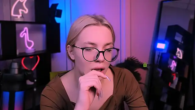 sendi cais online show from 11/28/25, 11:10