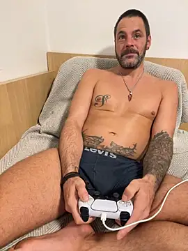  madbull  online show from 11/14/25, 08:01