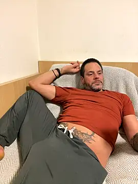  madbull  online show from 12/04/25, 10:31