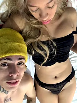 Snapshot of lily_and_wan chatting on 11/14/25, 07:23 lily and wan online show from 11/14/25, 07:23