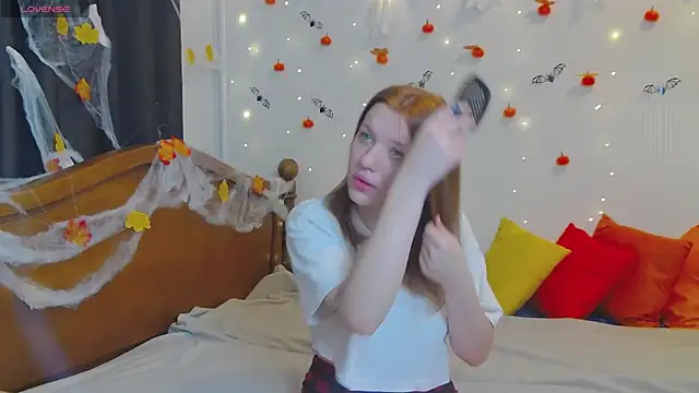 MeganNewCat online show from 10/25/25, 09:19