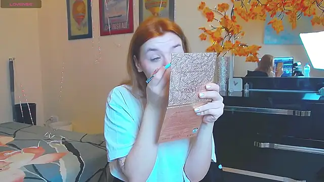 MeganNewCat online show from 12/21/25, 08:31