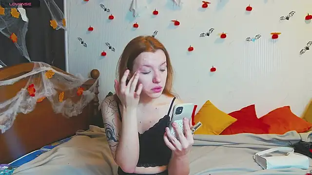 MeganNewCat online show from 10/31/25, 10:01