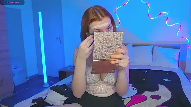 MeganNewCat online show from 12/04/25, 07:18