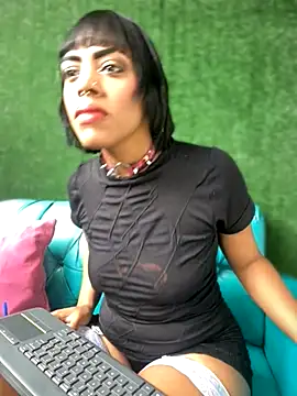 NovaFoxx online show from 10/24/25, 02:49