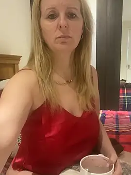 madamlillyrose online show from 12/03/25, 08:47