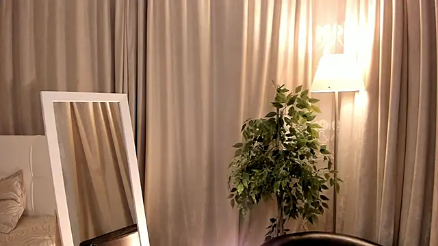 Ritamillersi online show from 11/18/25, 11:02