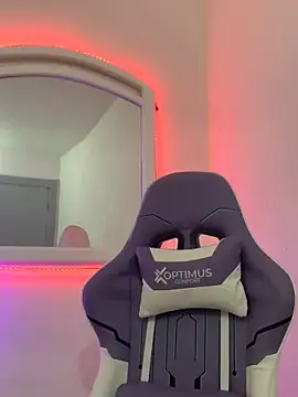 La-Gatiita-trans online show from 11/18/25, 03:59