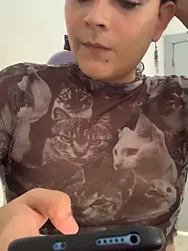 La-Gatiita-trans online show from 10/19/25, 03:59