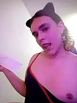 La-Gatiita-trans online show from 10/15/25, 01:48