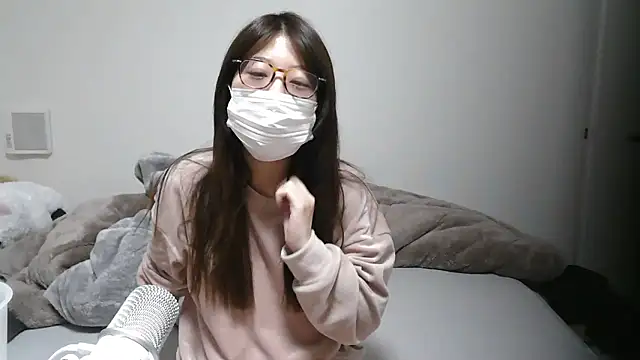 ichika 2  online show from 12/18/25, 09:29