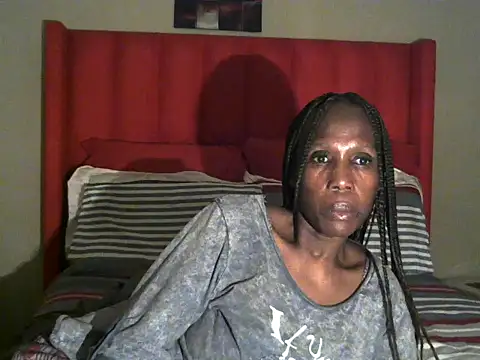 Snapshot of AfroGodesss123 chatting on 06/24/26, 04:05 AfroGodesss123 online show from 06/24/26, 04:05