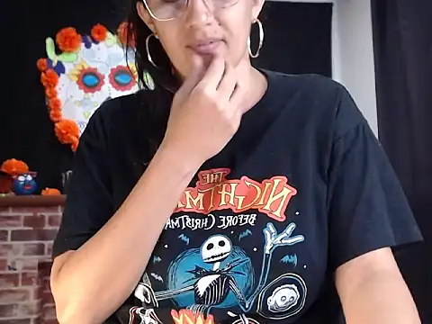 Lucyy Naugthy online show from 11/16/25, 01:16