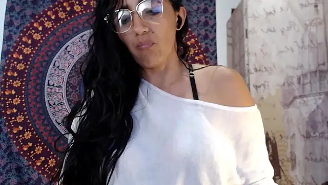 Lucyy Naugthy online show from 02/04/26, 01:33