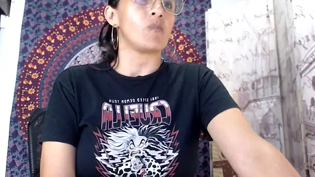 Lucyy Naugthy online show from 02/15/26, 08:41