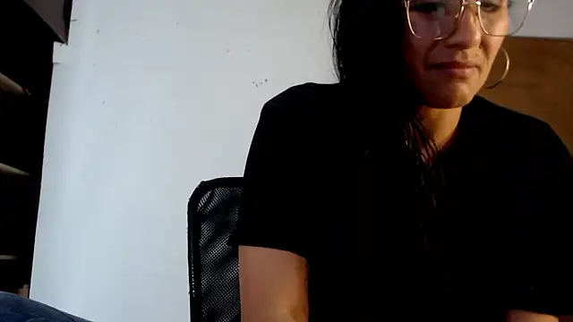 Lucyy Naugthy online show from 12/21/25, 01:19