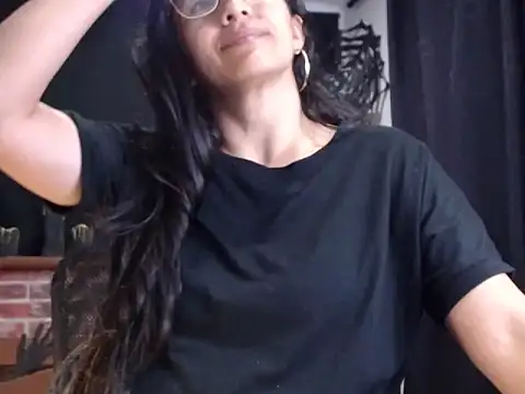 Lucyy Naugthy online show from 10/16/25, 12:13