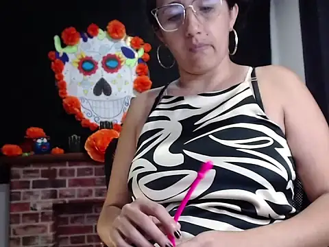 Lucyy Naugthy online show from 11/10/25, 12:32