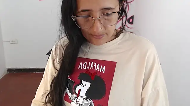 Lucyy Naugthy online show from 04/09/26, 01:39