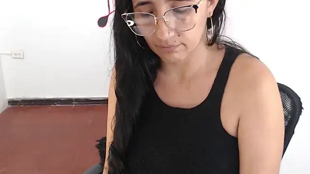 Lucyy Naugthy online show from 04/10/26, 01:40